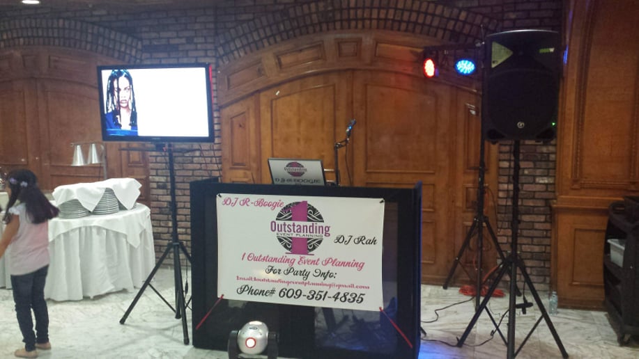 Gallery photo 10 of 1 Outstanding Event Planning DJ R-Boogie