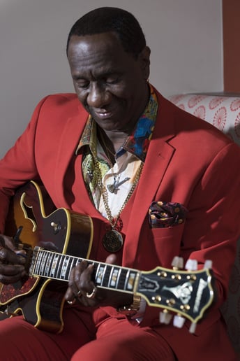 Gallery photo 1 of 2unes