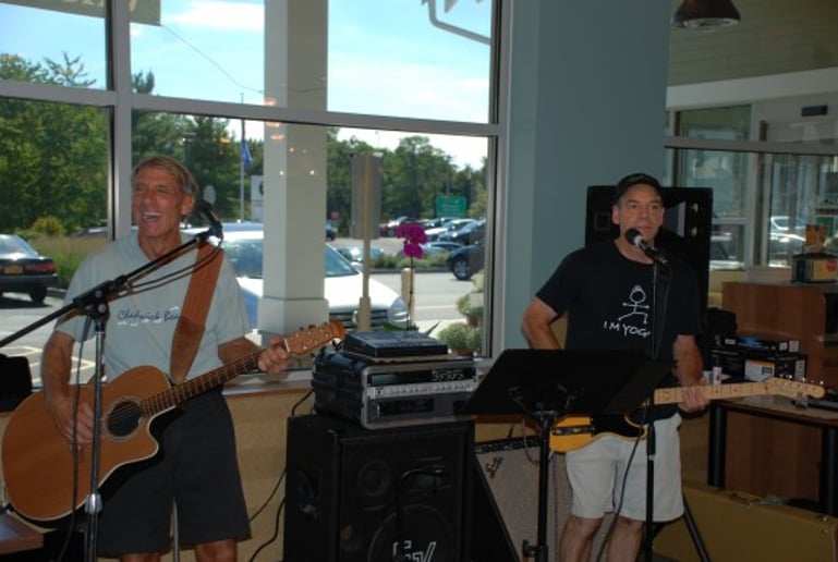 Gallery photo 2 of A Night Out with Art and Vito