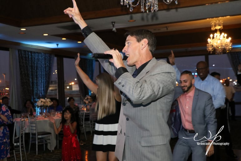 Gallery photo 1 of A Night To Remember Entertainment