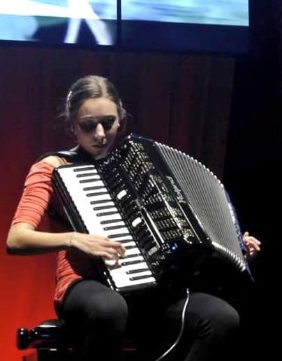 Gallery photo 1 of Danielle Renzi - Accordionist