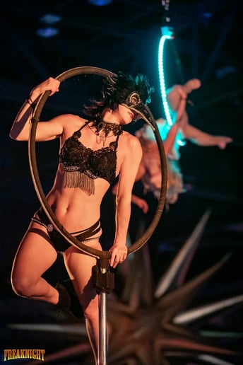 Gallery photo 9 of Aerialist - Jane Air