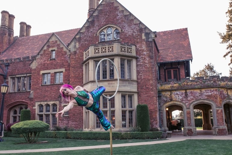 Gallery photo 8 of Aerialist - Jane Air