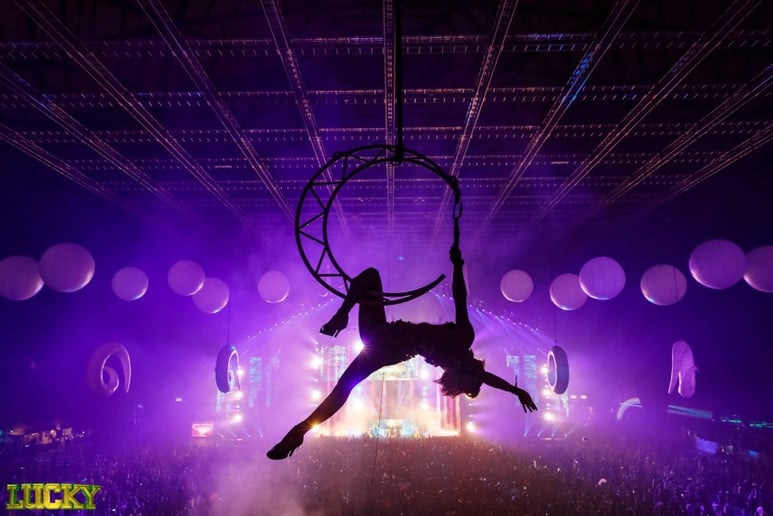 Gallery photo 2 of Aerialist - Jane Air