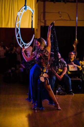 Gallery photo 17 of Aerialist - Jane Air