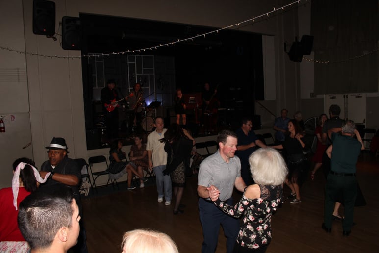 Gallery photo 6 of Aileen Quinn and The Leapin' Lizards