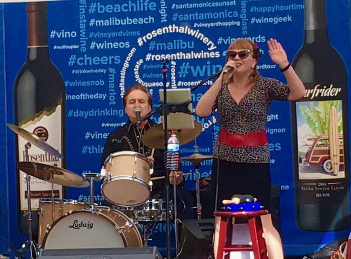 Gallery photo 10 of Aileen Quinn and The Leapin' Lizards