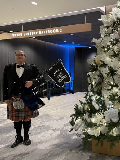 Gallery photo 10 of Alberta Bagpiper