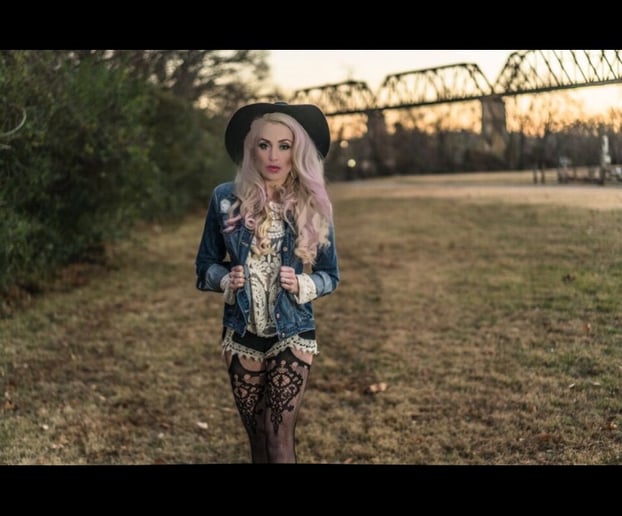 Gallery photo 8 of Alexa Shea