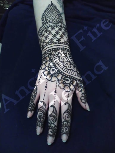 Gallery photo 1 of Ancient Fire Henna