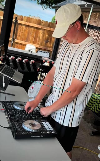 Gallery photo 1 of Awaitthefinest