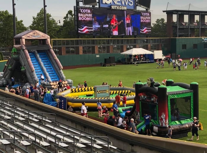 Gallery photo 34 of Awesome Entertainment