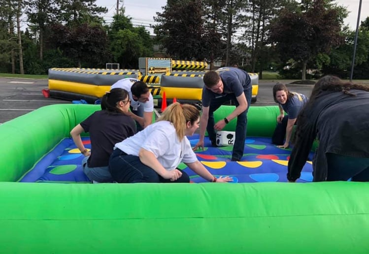 Gallery photo 75 of Awesome Entertainment