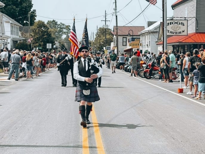 Gallery photo 3 of Wichita Bagpiper