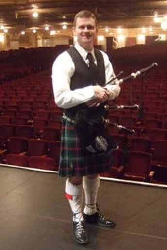 Gallery photo 2 of Bagpiper Stephen Holter