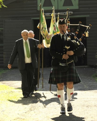 Gallery photo 4 of Bagpiper Stephen Holter