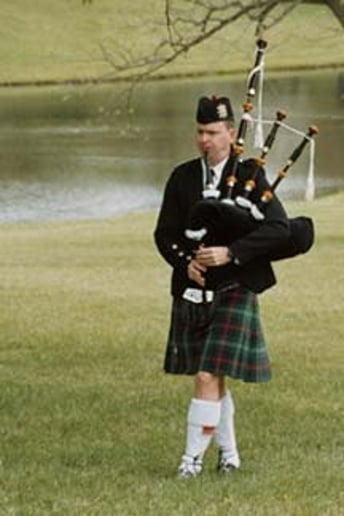 Gallery photo 6 of Bagpiper Stephen Holter