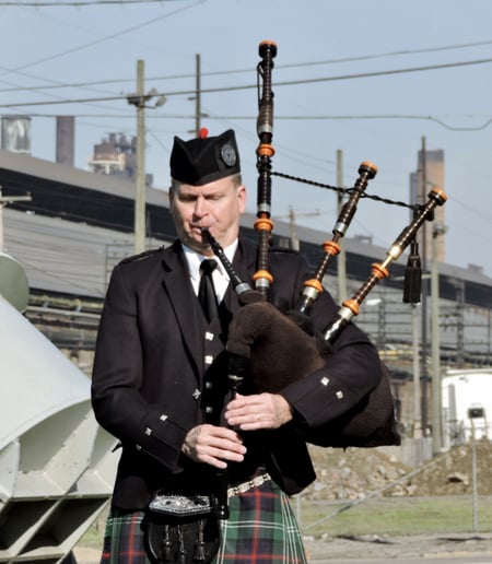 Gallery photo 21 of Bagpiper Stephen Holter