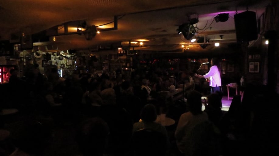 Gallery photo 3 of Bat Bennett