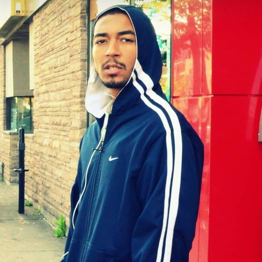 Gallery photo 1 of Akshun Man