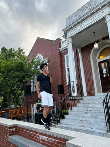 Gallery photo 1 of BLOOMiNGFiELD