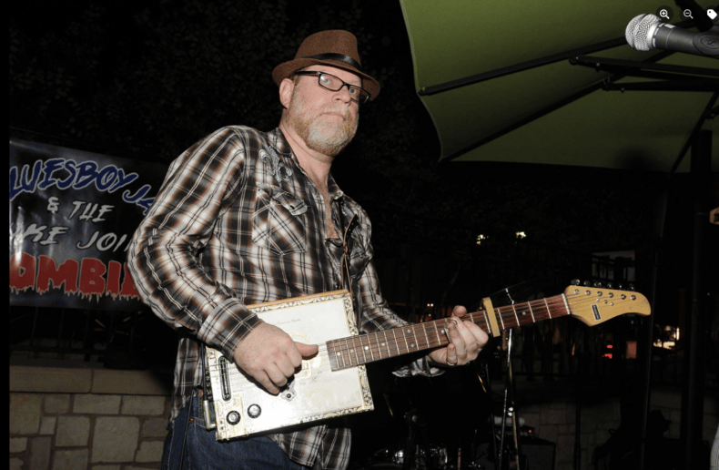 Gallery photo 5 of Bluesboy Jag and Learning To Crawl