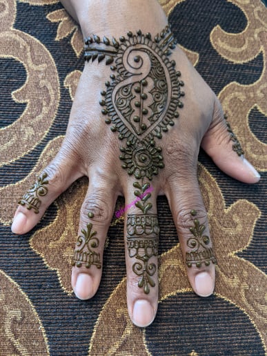 Gallery photo 3 of Blushing and Beautiful