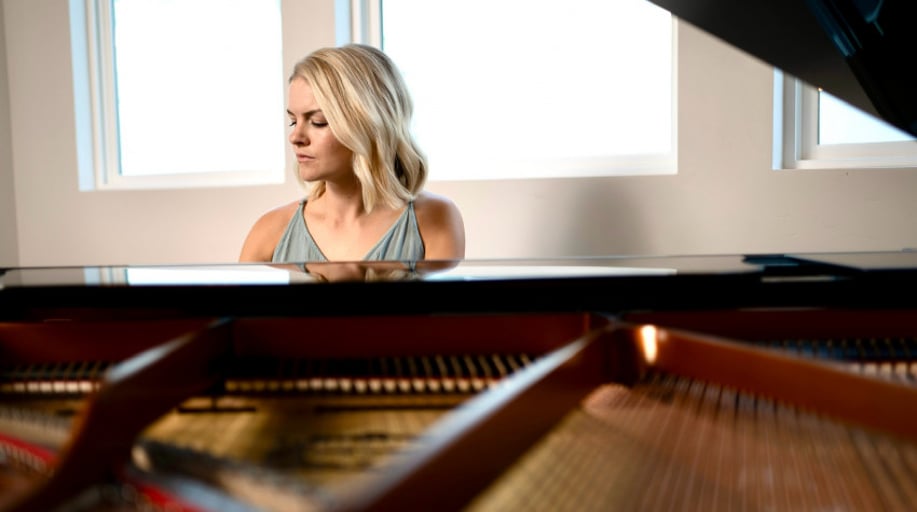 Gallery photo 6 of Bri Lewis, Utah Pianist & Singer