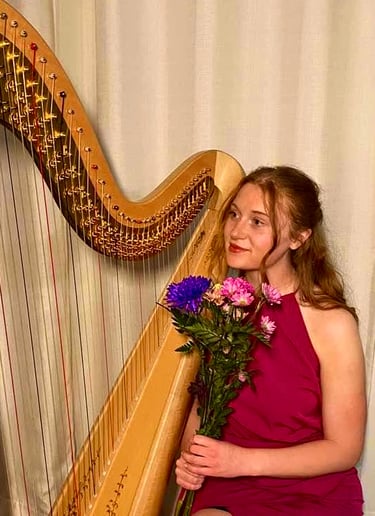 Gallery photo 1 of Caedda Kimberley Harpist/Vocalist