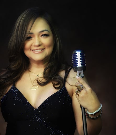 Gallery photo 6 of Carolina Marin & Latin Show Band