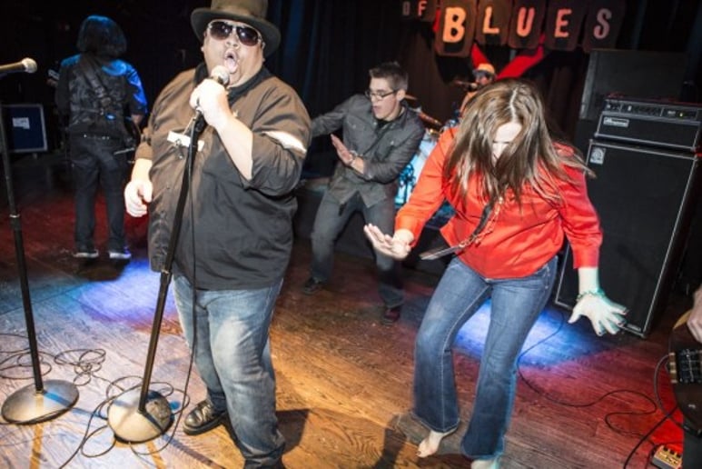 Gallery photo 9 of Casual Encounters "Live-Band" Karaoke