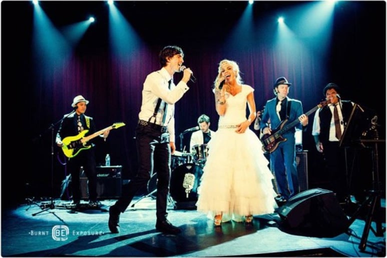 Gallery photo 1 of Casual Encounters "Live-Band" Karaoke