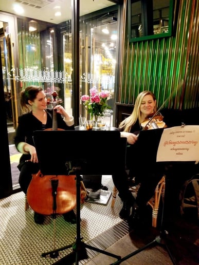 Gallery photo 10 of Chicago Street Strings