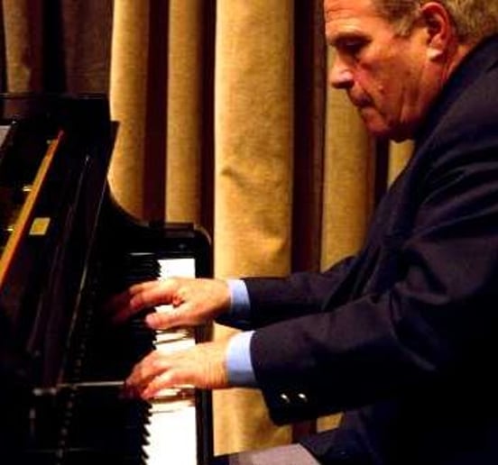 Gallery photo 7 of Chris Martin pianist