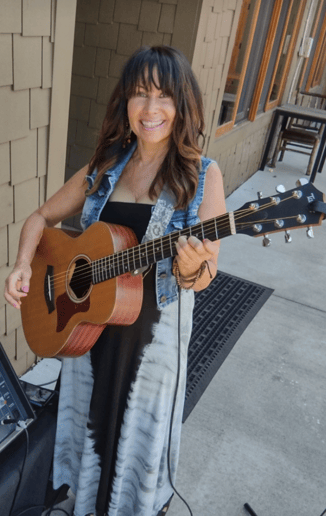 Gallery photo 5 of Chris Stone Acoustic