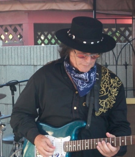 Gallery photo 2 of Chrisco and The Last Mile