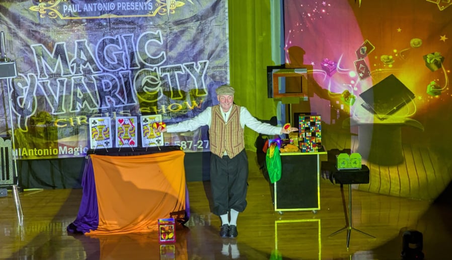 Gallery photo 10 of Paul Antonio Magic and Variety Act