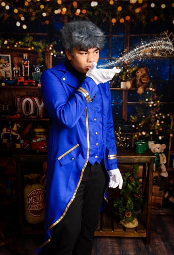 Gallery photo 19 of Santa Craig Cringle & That Filipina Mrs. Claus