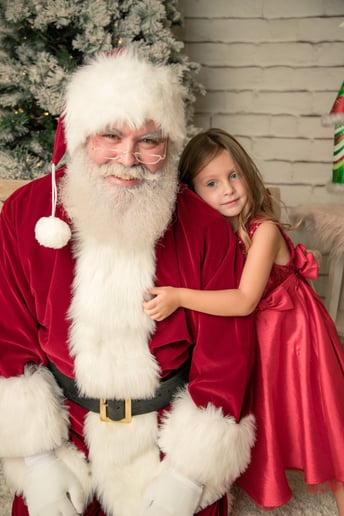 Gallery photo 9 of Santa Craig Cringle & That Filipina Mrs. Claus