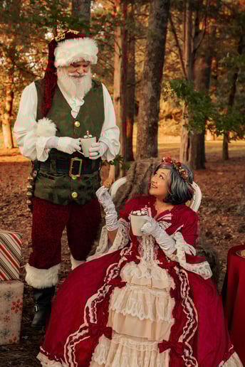 Gallery photo 11 of Santa Craig Cringle & That Filipina Mrs. Claus