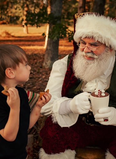 Gallery photo 10 of Santa Craig Cringle & That Filipina Mrs. Claus