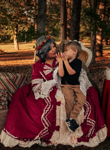 Gallery photo 8 of Santa Craig Cringle & That Filipina Mrs. Claus