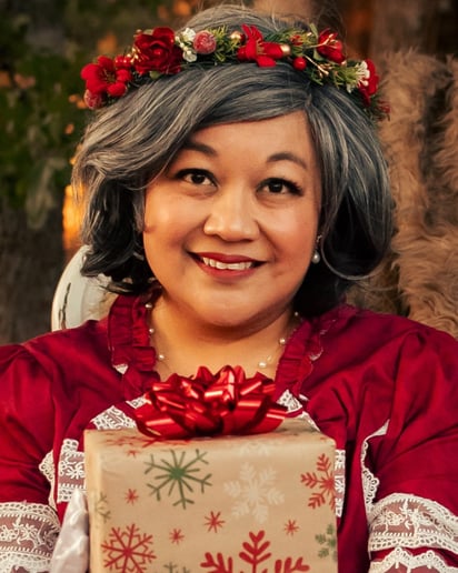 Gallery photo 7 of Santa Craig Cringle & That Filipina Mrs. Claus