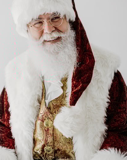 Gallery photo 2 of Santa Craig Cringle & That Filipina Mrs. Claus