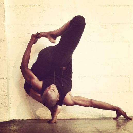 Gallery photo 10 of CYBERYOGA , Acrobatics, Breakdance, Contortion