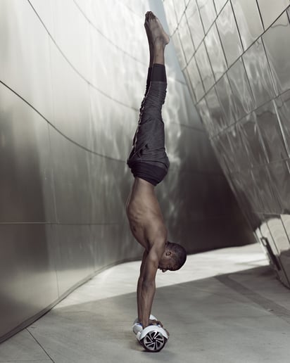 Gallery photo 21 of CYBERYOGA , Acrobatics, Breakdance, Contortion