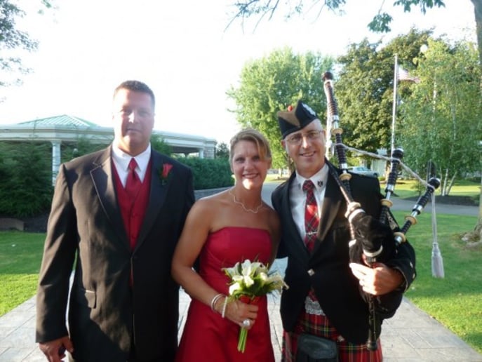 Gallery photo 5 of Danne Farrell - Bagpiper