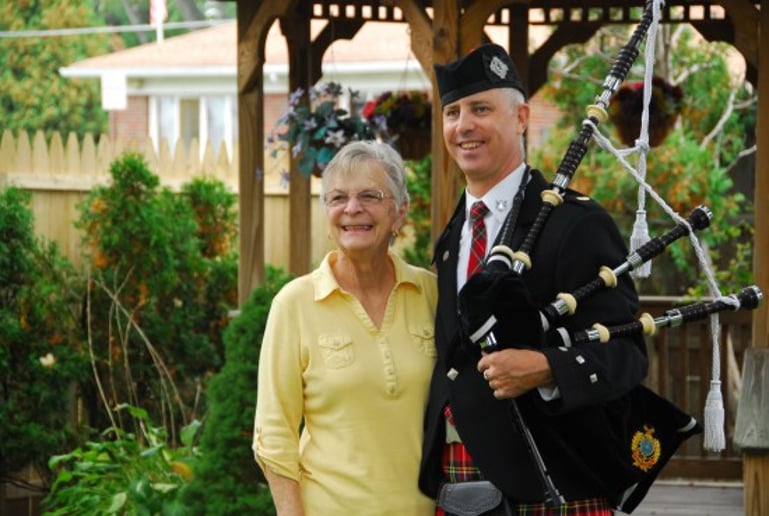 Gallery photo 11 of Danne Farrell - Bagpiper