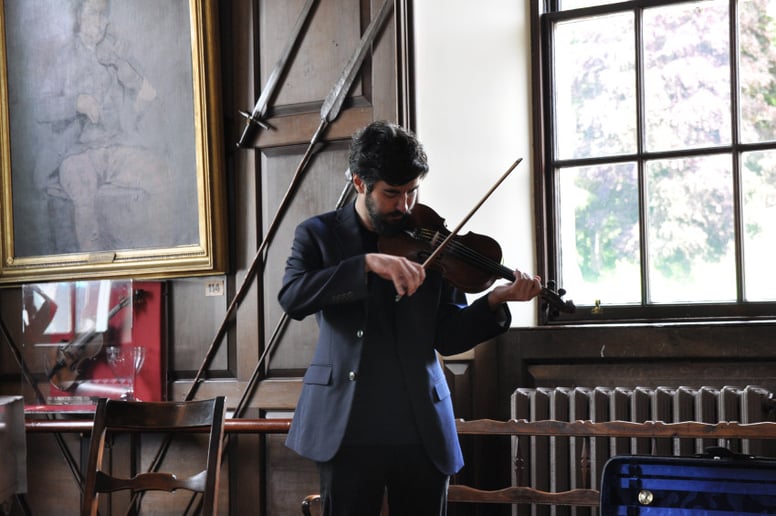 Gallery photo 1 of Violinist & Award-Winning Scottish Fiddler