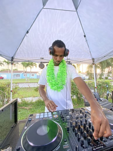 Gallery photo 7 of DJ EuroYuan